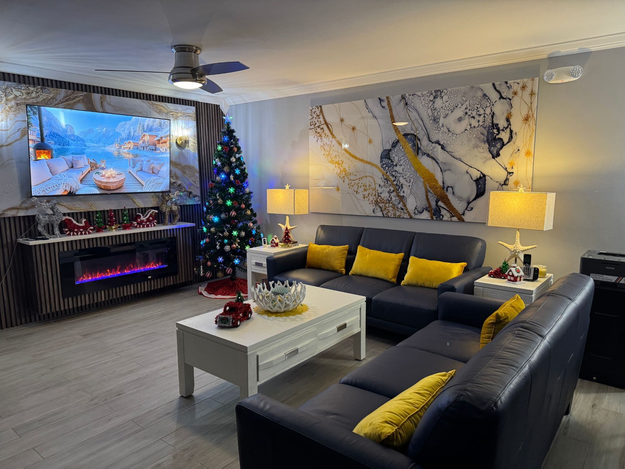 The living room at Stardust at Christmas